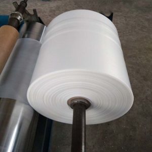 رول نایلون در حال تولید در کارخانه