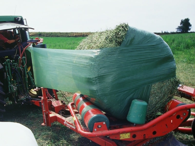 دستگاه بسته بندی علوفه با نایلون